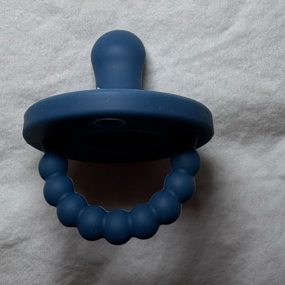 Ryan & Rose Captain Flat Pacifier Teether - Picture 2 of 5